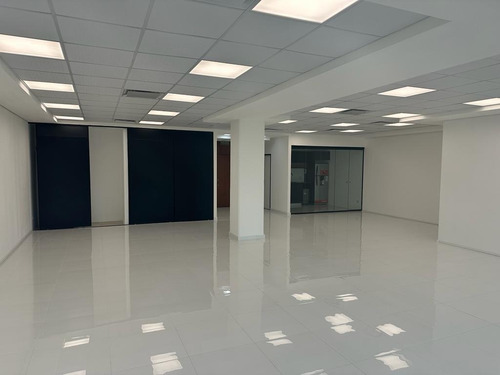 Imagen 8 de 16 de Oficina De Lujo A Estrenar En Amaneceres Office!!! Con 2 Cocheras!!!