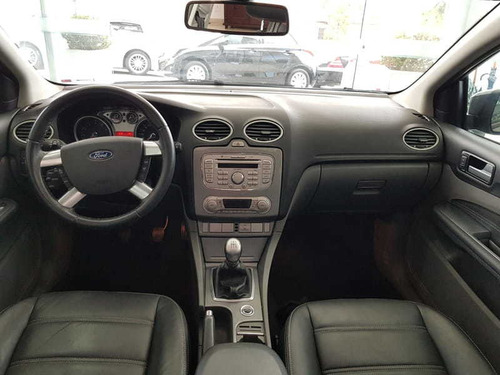 Ford Focus Titanium 2.0 16v(mec.) 5p (flex)