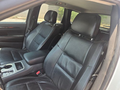 Jeep Grand Cherokee Laredo V6 Lujo 4x2 At