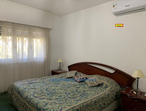 Venta - Casa - 4 Dormitorios - 3 Baños - Piscina -atlantida