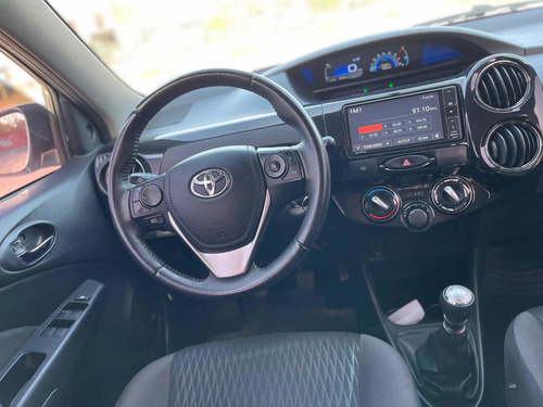 Imagen 7 de 15 de Toyota Etios 2017 1.5 Xls