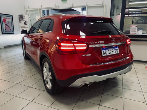 Imagen 4 de 12 de Mercedes Benz Gla 200 Urban