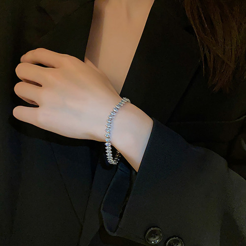 Pulsera De Cadena Con Forma De Garra De Circón