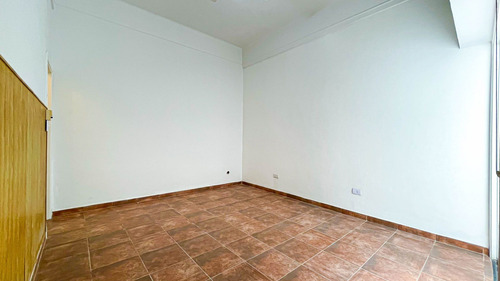 Imagen 3 de 14 de Venta Ph 2 Amb. Interno Bajas Expensas -luminoso