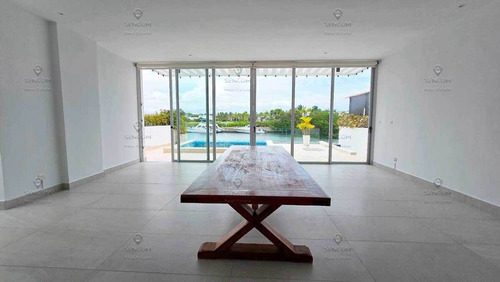 Lujosa Villa Con Vista A La Marina Y Amarre Privado En Ocean 21 Cap Cana