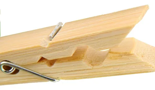 Ganchos para colgar ropa de madera sale