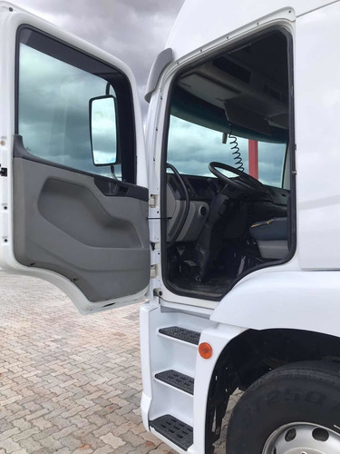 Imagem 6 de 15 de Volkswagen 19.320 - 4x2 - Teto Alto.