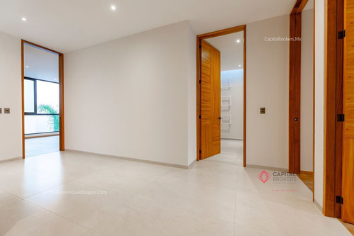 Casa Nueva De Lujo Con Sótano En Venta Villa Verona