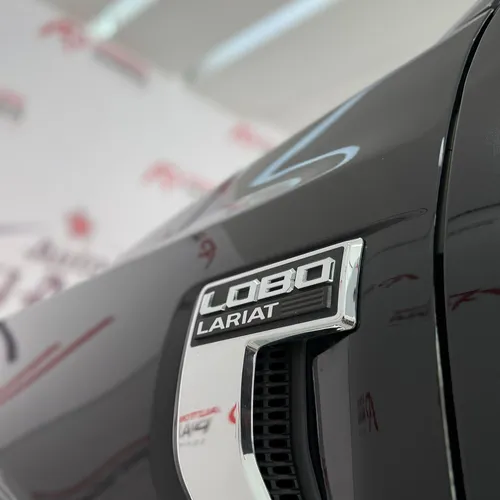 Ford Lobo Lariat 2024