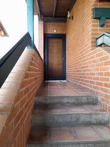 Imagen 5 de 27 de Townhouse En Urbanismo Privado La Mapora. Rodeado De Vegetación.