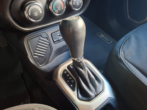 Jeep Renegade Renegade Sport 1.8 4x2 Flex 16V Aut.