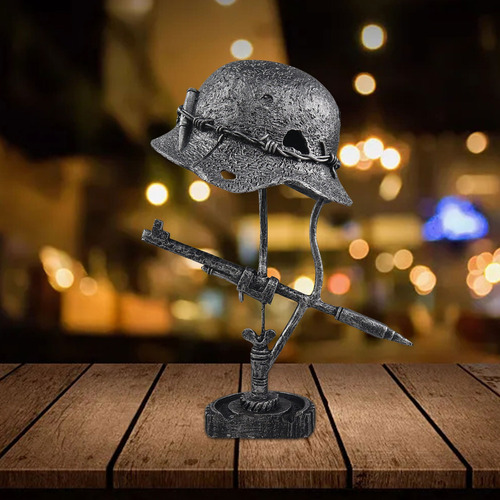 Lámpara De Mesa L War Lamp Hecha Con Casco De Soldado A De L