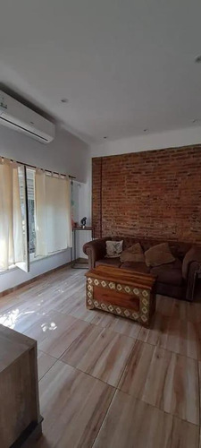 Casa En Venta Ubicado En El Palomar, Morón, G.b.a. Zona Oeste
