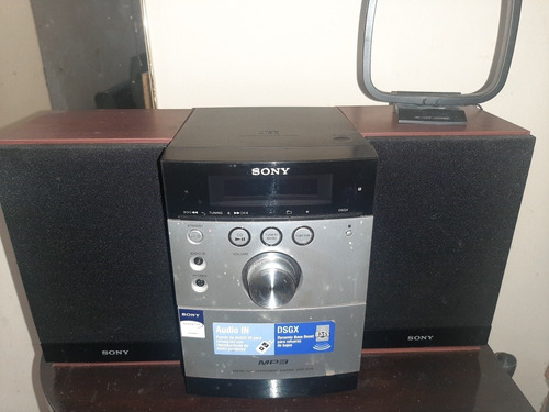 Imagen 1 de 8 de Minicomponente Equipo Musica Parlantes Cd Casette Mp3 Sony