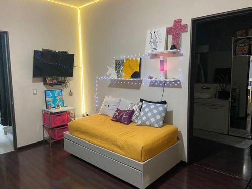 Casa Con Amplia Terraza Residencial Dinastia/san Jerónimo Con En Venta