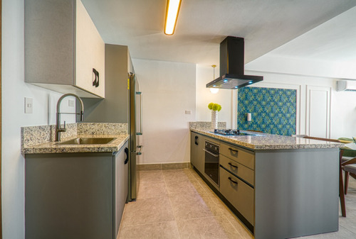 Alquilo Hermoso E Iluminado Apartamento Ubicado En Piantini.