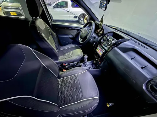 Renault Oroch 2.0 intens 4x4 mecanica (financiamiento) 1 dueño
