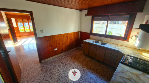 Hermosa Casa En Venta | 2 Dormitorios | 1 Baño | Sobre Avenida | Gral. Belgrano. Bs.as.