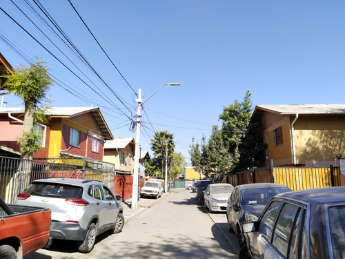 Casa En Sector Tranquilo Y Consolidado.
