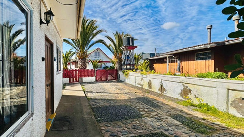 Casa En Laguna De Zapallar En Venta, A Pasos De La Playa
