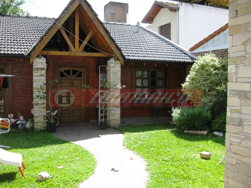 Casa En Venta En Castelar
