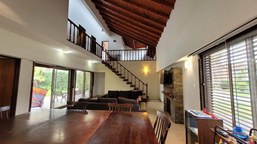 Casa A La Venta En Country Las Lajas