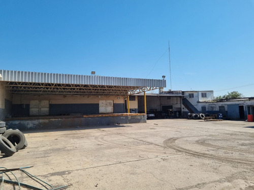 Venta Galpon Con Playa De Estacionamiento 