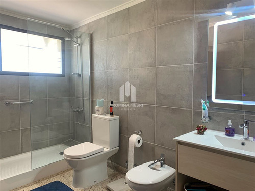 Casa En Venta De 3 Dorm. En Las Condes