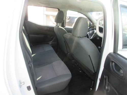 Imagen 9 de 11 de Nissan Np300 2018 2.5 Doble Cabina S Pack Seg Mt