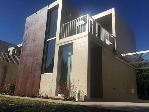 Dúplex (casa) En Venta En City Bell | 476 E/31bis Y 132 (dúplex 4)