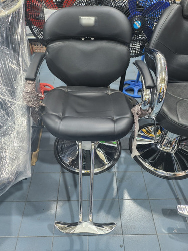 Imagen 3 de 4 de Silla De Barberia Peluquería Spa Belleza Sencilla