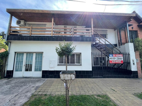 Imagen 2 de 15 de Ph 3 Ambientes Al Frente En Pb Con Garage Y Fondo Libre