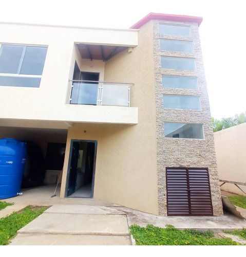 Imagen 3 de 5 de En Venta Townhouse Urb. Costa Bella