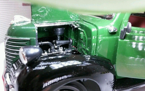 Camioneta Plymouth Clásica 1941 Escala 1:24 Largo 20cm Aprox