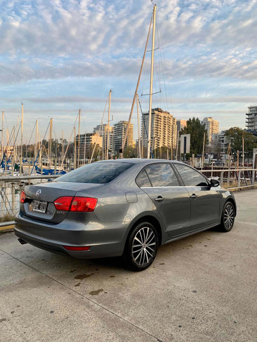 Imagen 4 de 14 de Volkswagen Vento 2.0 Sportline Tsi 200cv Dsg 2014