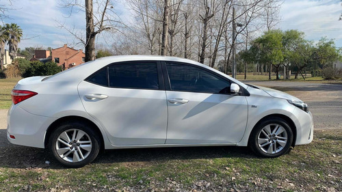 Imagen 2 de 11 de Toyota Corolla 2015 1.8 Xei Cvt Pack 140cv