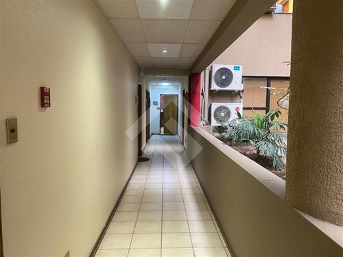 Imagen 4 de 12 de Venta Oficina Providencia La Concepción 2 Baños, Patio