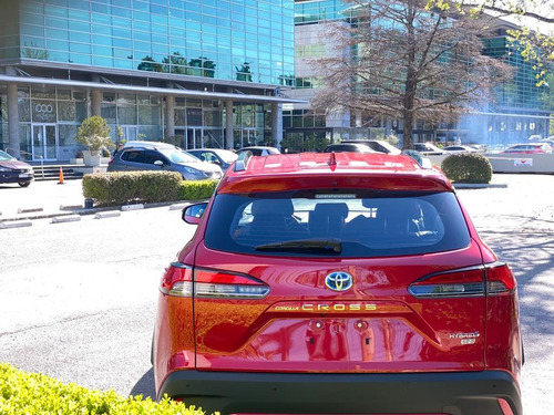 Imagen 4 de 15 de Toyota Corolla Cross 1.8 Seg Hv E-cvt 2022