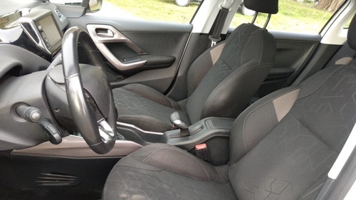 Peugeot 2008 2016 1.2 Full Manual