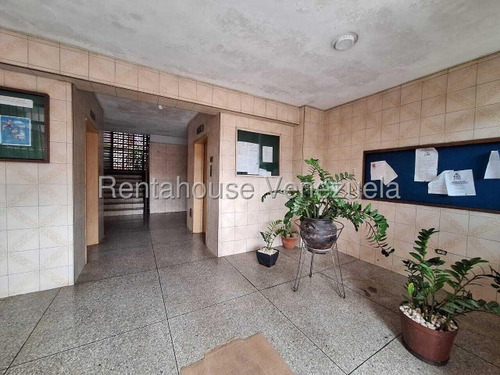 Daniela Linarez Vende Apartamentos En Zona Centro Oeste De Barquisimeto Con Espacios Muy Funcionales Acogedor Y Moderno Con Todos Los Servicios Básicos Operativos