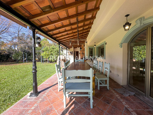 Casa 7 Ambientes En Venta Canning Apta Crédito