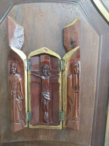 Oratório De Madeira (Usado)