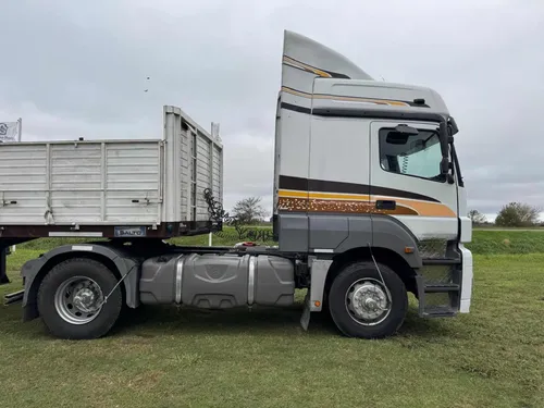 Mercedes Benz 2035 2015 Automático Impecable