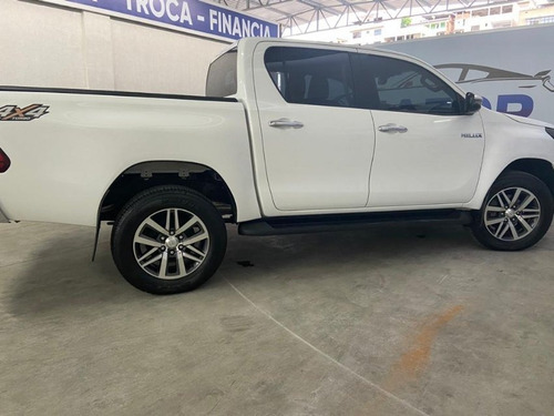 Toyota Hilux Cabine Dupla Srv