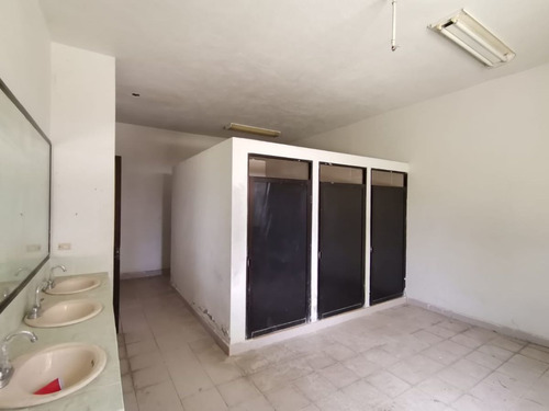 Imagen 16 de 30 de Terreno Comercial / Industrial Con Oficinas Y Galera