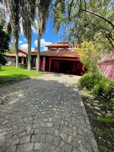 Venta Chalet 4 Dormitorios Castelar Con Cochera