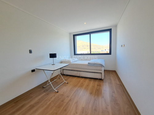 Moderna Con Amplios Espacios, Casa Nueva En Piedra Roja.