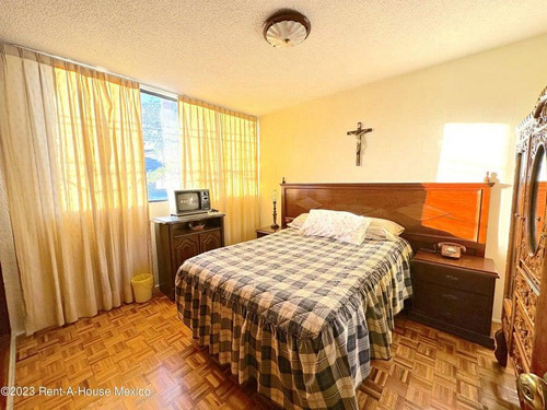 Casa En Venta En Calle Ignacio Allende, Claveria Ru 24-2053.