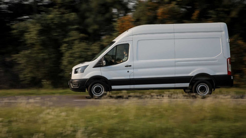 Imagen 13 de 16 de Ford Transit 2.0 Furgón Largo Techo Elevado Automática (n)