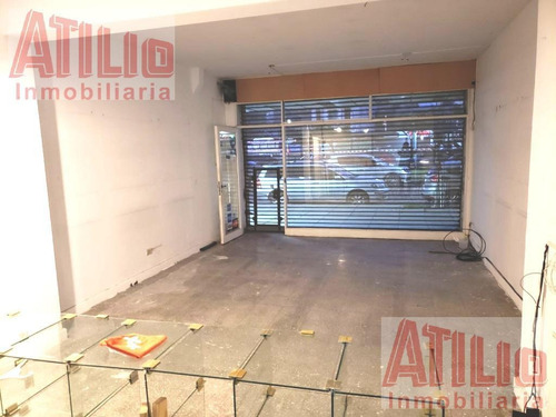 Imagen 3 de 9 de Nuñez Local Frente A Av. Cabildo (60m2) Con Vidriera De 8,25